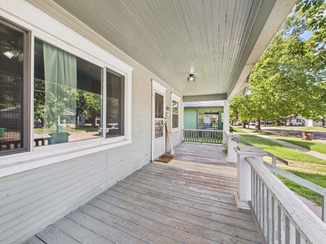 738 S Laura Ave, Wichita, KS 67211