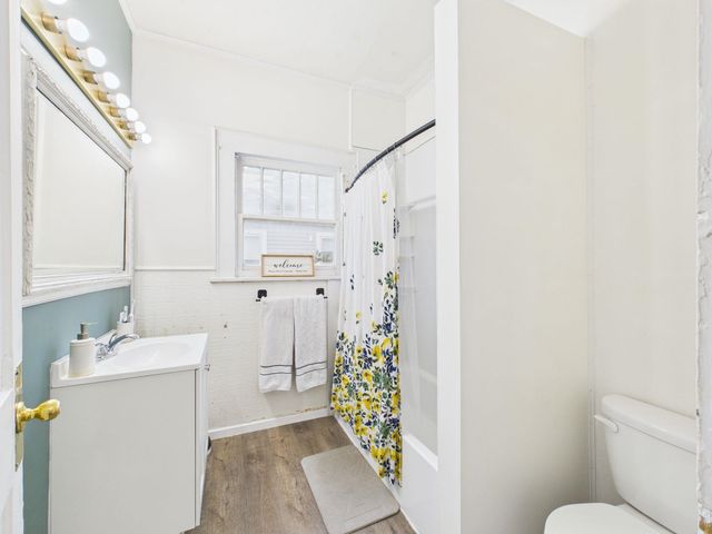 738 S Laura Ave, Wichita, KS 67211