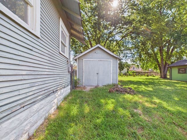 738 S Laura Ave, Wichita, KS 67211