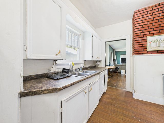 738 S Laura Ave, Wichita, KS 67211