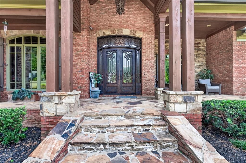 Image 10 of property listing at 4984 Donald Drive, Loganville, GA 30052
