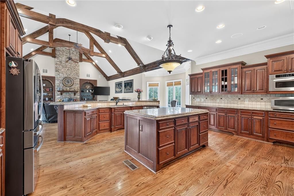 Image 16 of property listing at 4984 Donald Drive, Loganville, GA 30052
