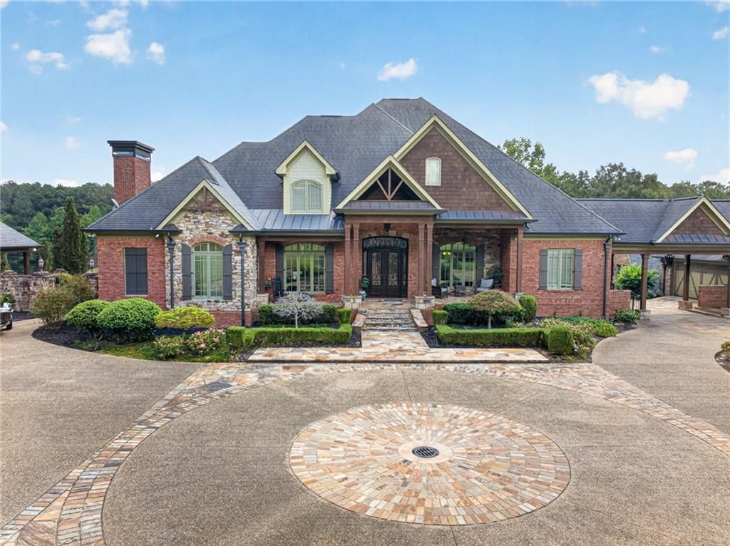 Image 2 of property listing at 4984 Donald Drive, Loganville, GA 30052
