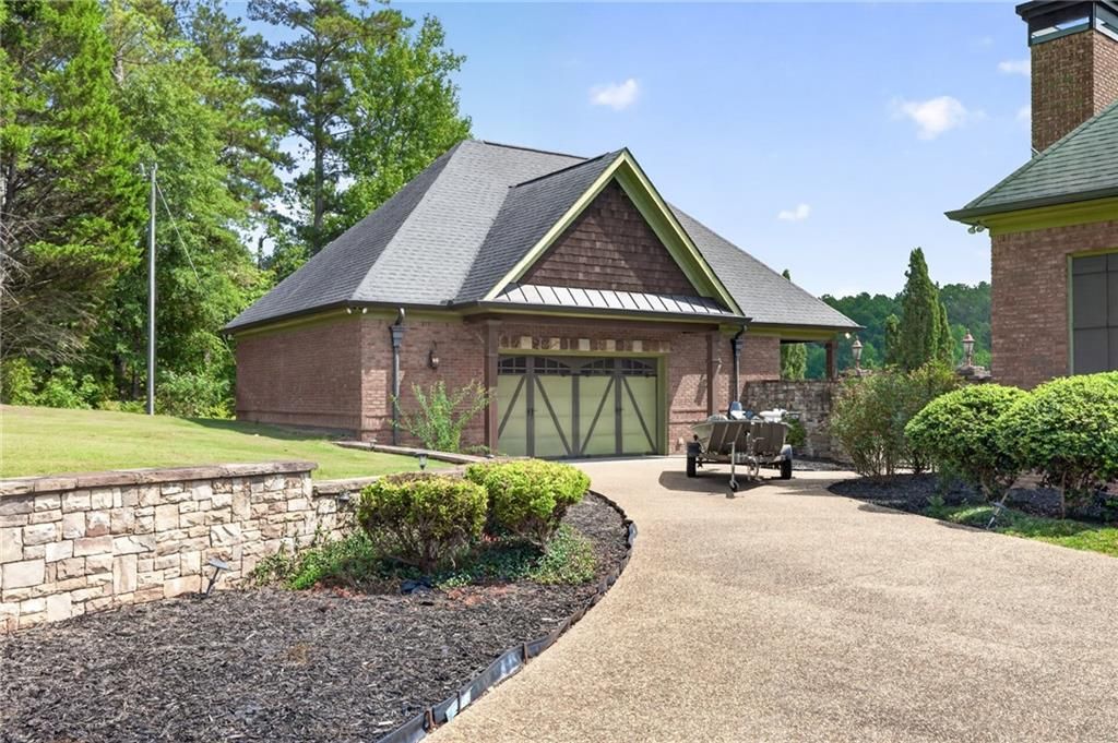 Image 41 of property listing at 4984 Donald Drive, Loganville, GA 30052