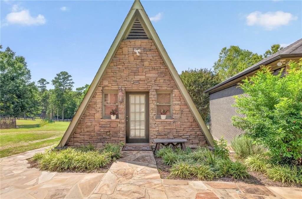 Image 44 of property listing at 4984 Donald Drive, Loganville, GA 30052