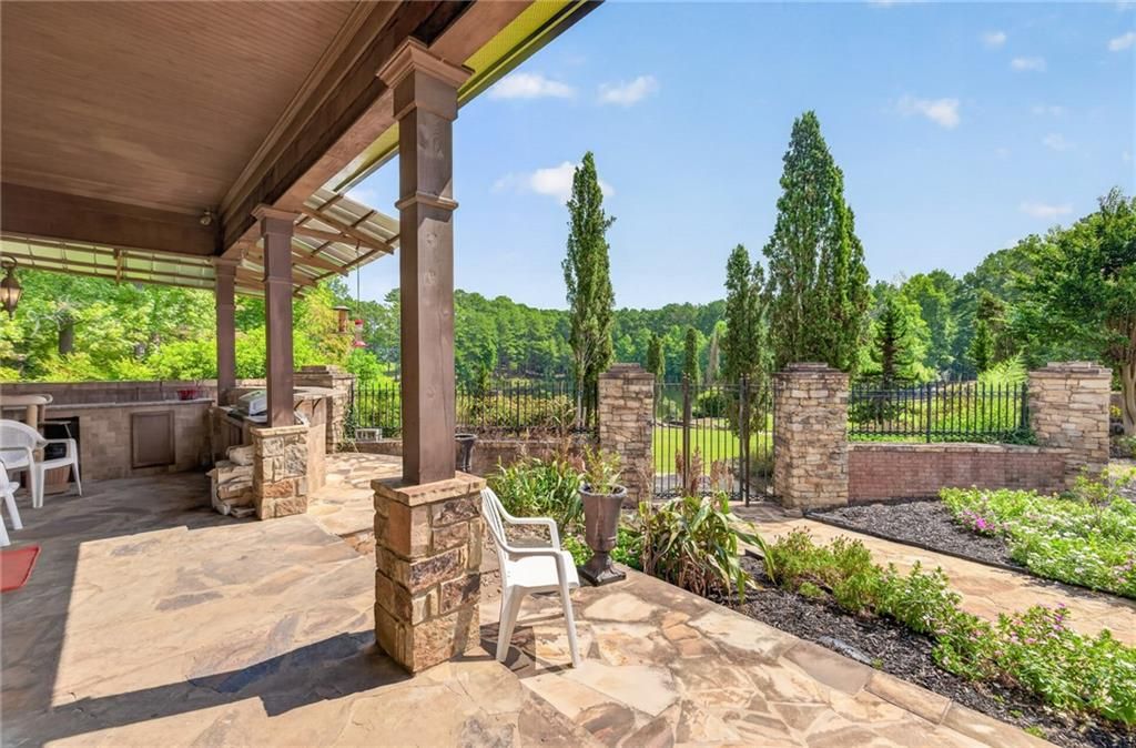 Image 64 of property listing at 4984 Donald Drive, Loganville, GA 30052