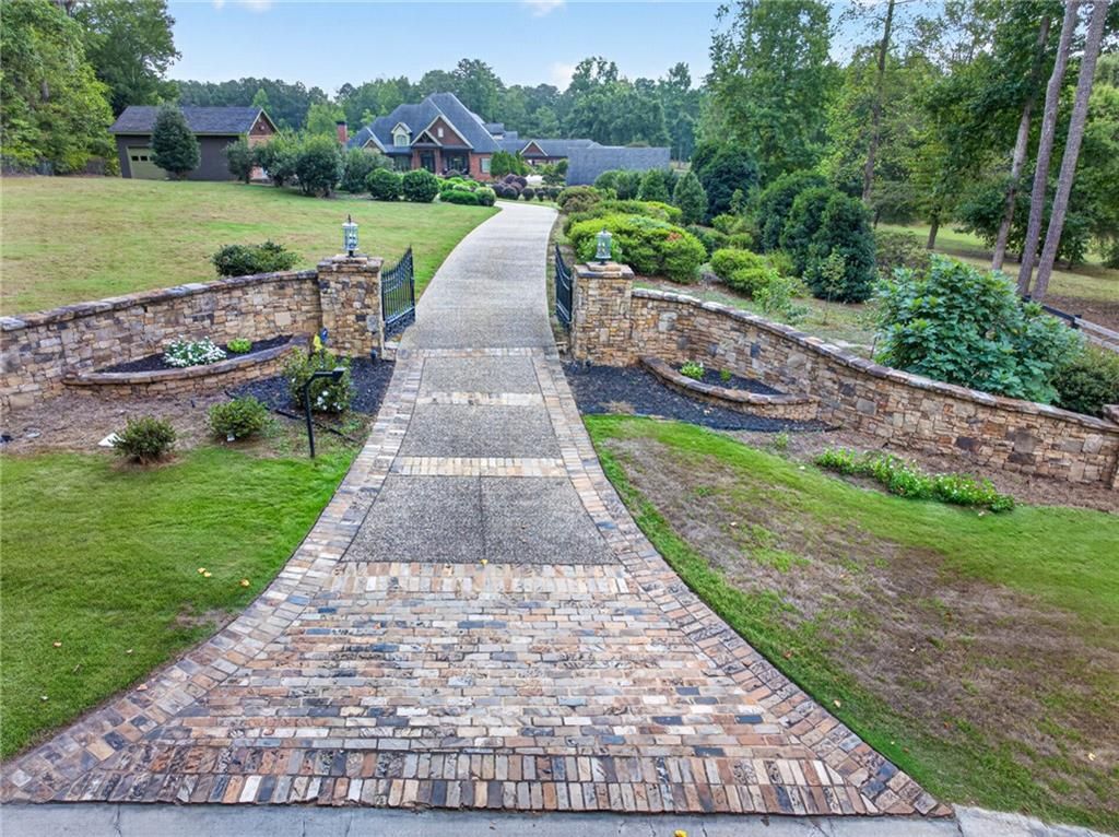 Image 79 of property listing at 4984 Donald Drive, Loganville, GA 30052