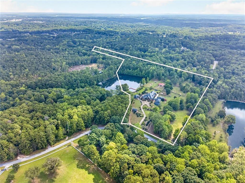 Image 80 of property listing at 4984 Donald Drive, Loganville, GA 30052