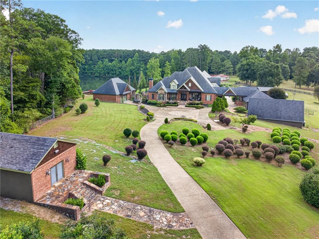 Image 82 of property listing at 4984 Donald Drive, Loganville, GA 30052