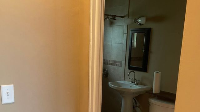 632 N Center Street 2W, Naperville, IL 60563