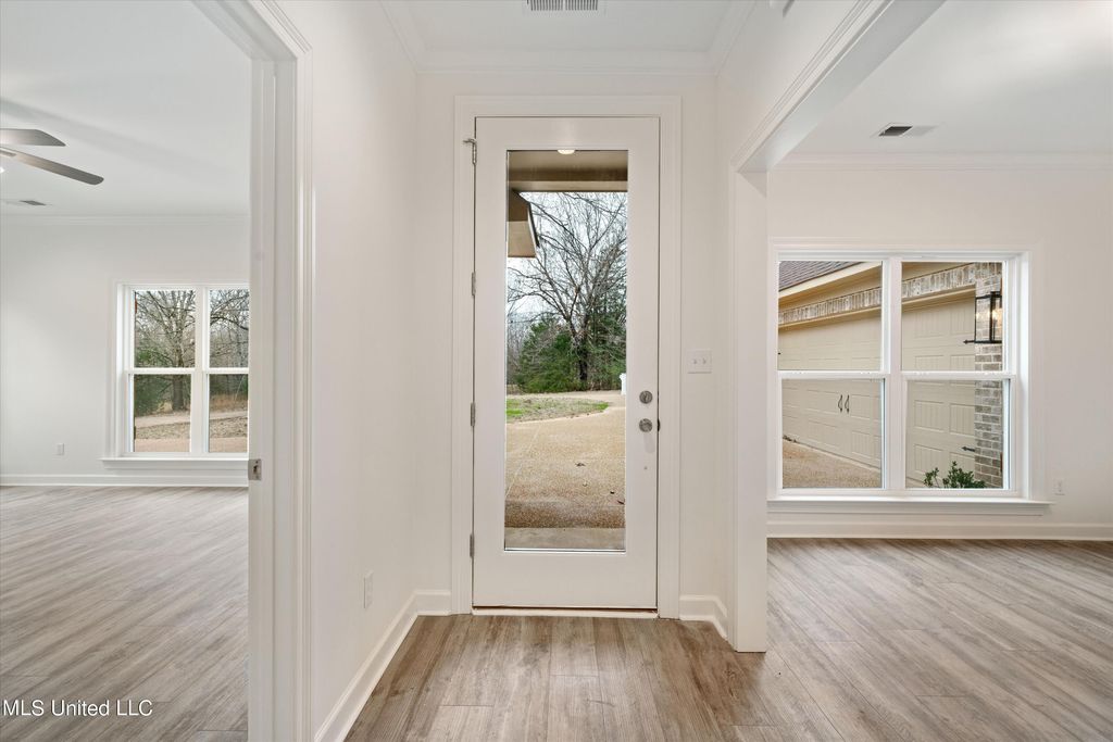 31 Scattered Oaks Drive, Byhalia, MS 38611 — photo 5