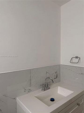 700 Layne Blvd 115, Hallandale Beach, FL 33009