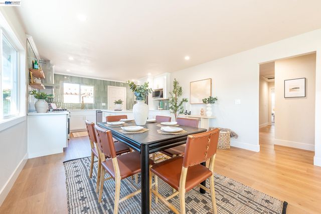 36120 Pizarro Dr, Fremont, CA 94536