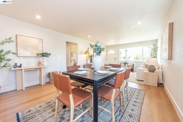 36120 Pizarro Dr, Fremont, CA 94536