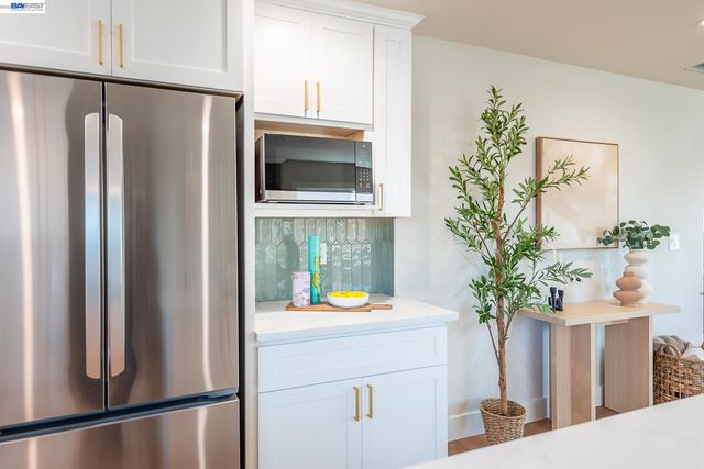 36120 Pizarro Dr, Fremont, CA 94536