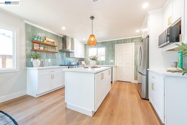 36120 Pizarro Dr, Fremont, CA 94536