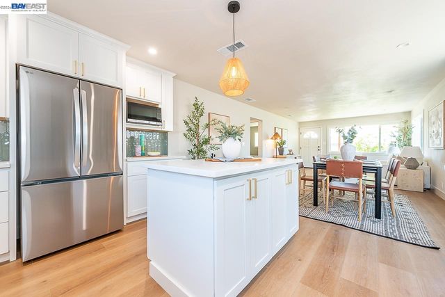 36120 Pizarro Dr, Fremont, CA 94536