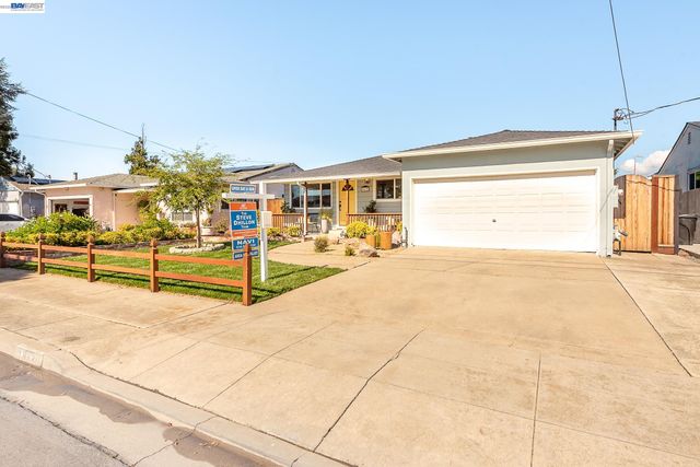 36120 Pizarro Dr, Fremont, CA 94536