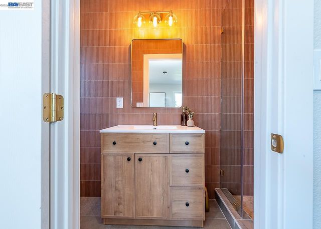 36120 Pizarro Dr, Fremont, CA 94536