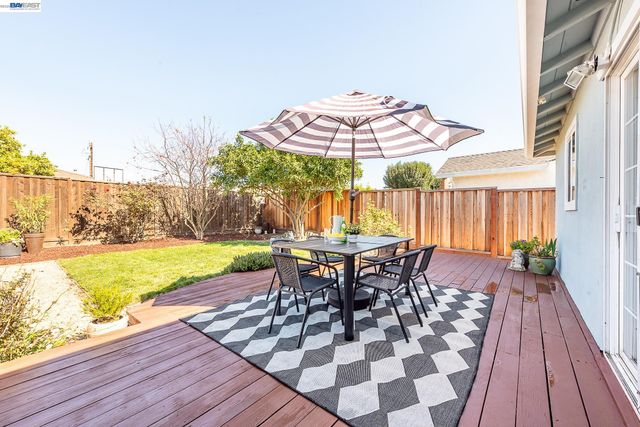 36120 Pizarro Dr, Fremont, CA 94536