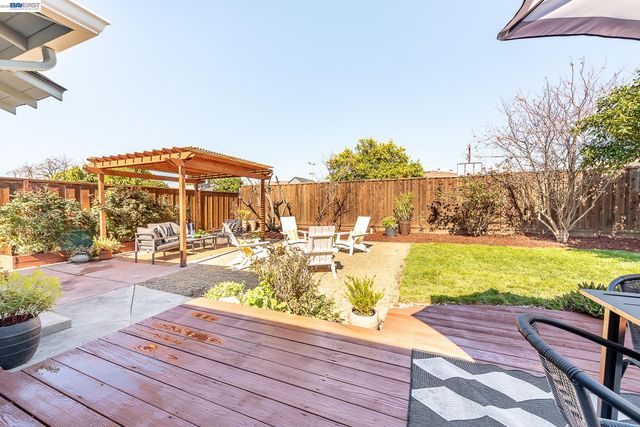 36120 Pizarro Dr, Fremont, CA 94536