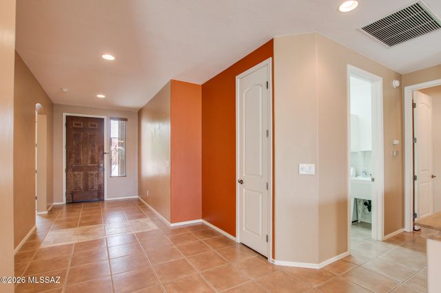 6041 W Ten Star Drive, Tucson, AZ 85713