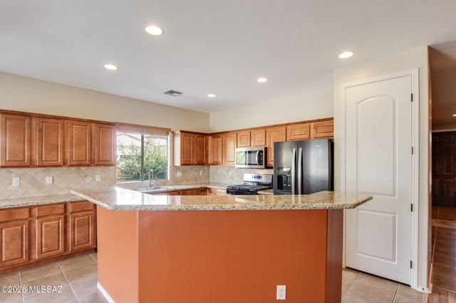 6041 W Ten Star Drive, Tucson, AZ 85713