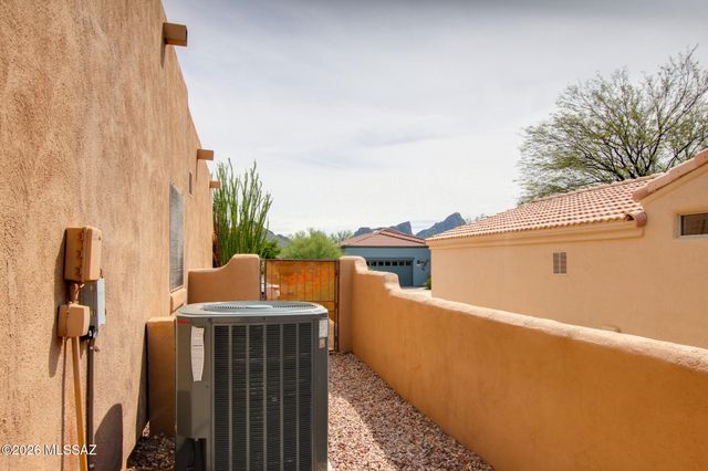 6041 W Ten Star Drive, Tucson, AZ 85713