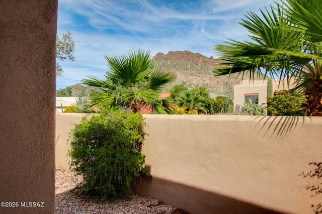 6041 W Ten Star Drive, Tucson, AZ 85713
