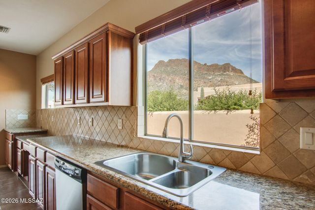 6041 W Ten Star Drive, Tucson, AZ 85713