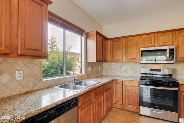 6041 W Ten Star Drive, Tucson, AZ 85713