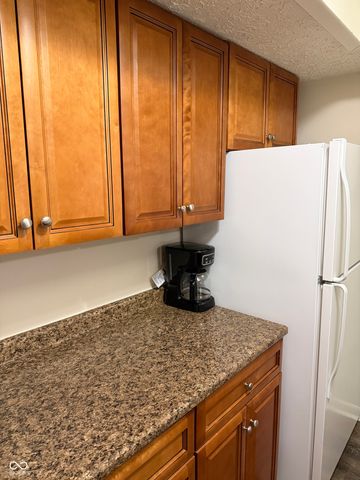 9861 Royce Drive, Indianapolis, IN 46235