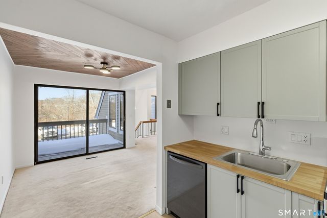 449 Thoreau Street 449, Branford, CT 06405