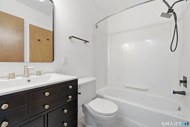 449 Thoreau Street 449, Branford, CT 06405