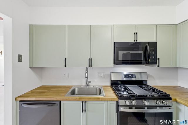 449 Thoreau Street 449, Branford, CT 06405