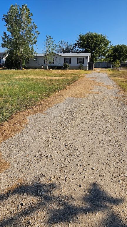 8913 Holly Road, Alvarado, TX 76009 — photo 3