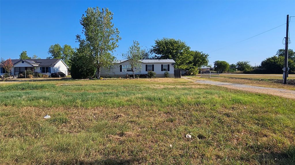 8913 Holly Road, Alvarado, TX 76009 — photo 4