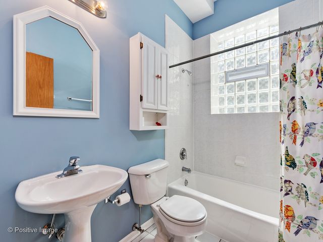 1236 N Marion Court, Chicago, IL 60622