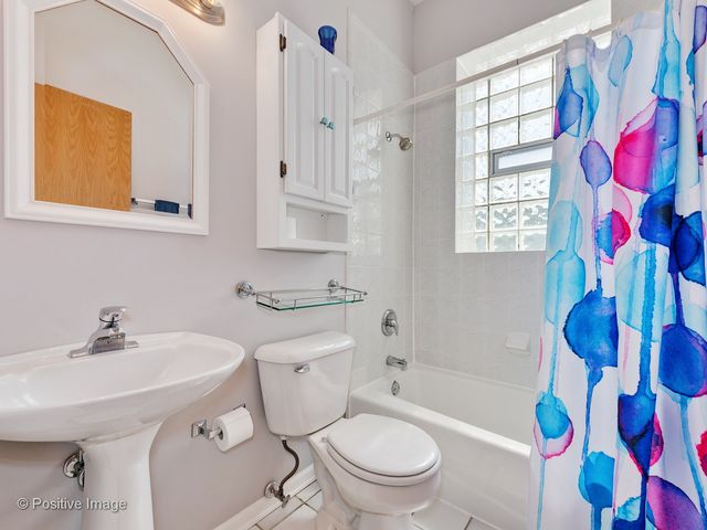 1236 N Marion Court, Chicago, IL 60622