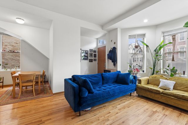 1236 N Marion Court, Chicago, IL 60622