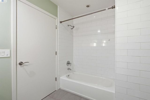 6465 San Pablo Ave 3-2, Oakland, CA 94608
