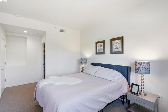 6465 San Pablo Ave 3-2, Oakland, CA 94608