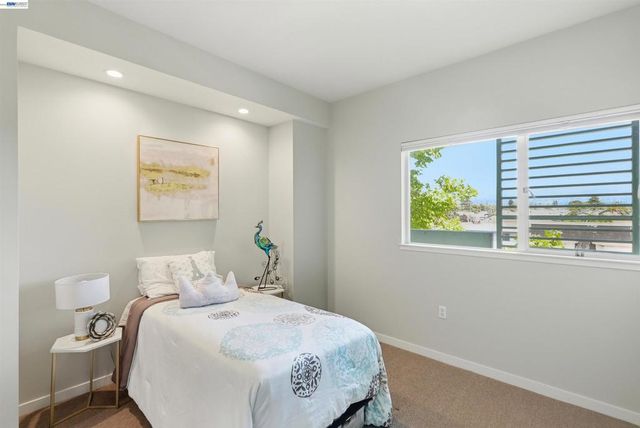 6465 San Pablo Ave 3-2, Oakland, CA 94608