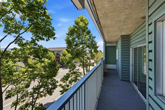 6465 San Pablo Ave 3-2, Oakland, CA 94608