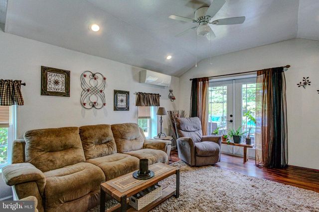 2010 PERKIOMENVILLE RD, Green Lane, PA 18054