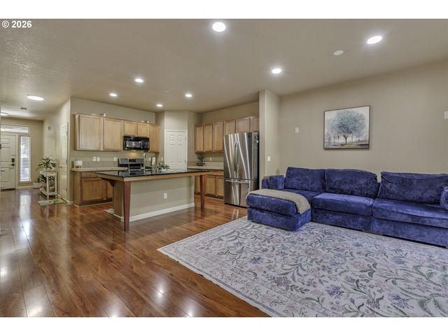3137 Ne 14TH Pl, Hillsboro, OR 97124