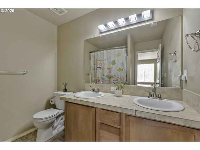3137 Ne 14TH Pl, Hillsboro, OR 97124
