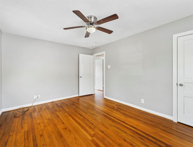 1130 7th Avenue N, Texas City, TX 77590