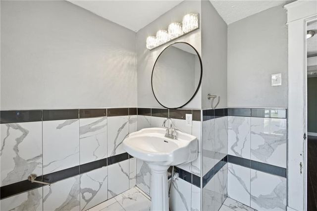 2501 Jackson Avenue, Kansas City, MO 64127