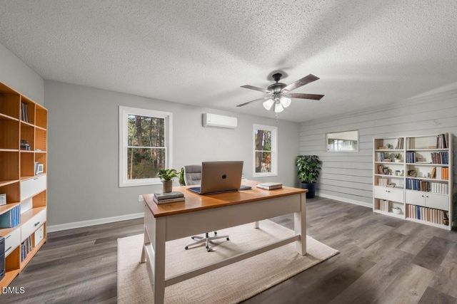 210 N Monroe Avenue, Sanford, NC 27330